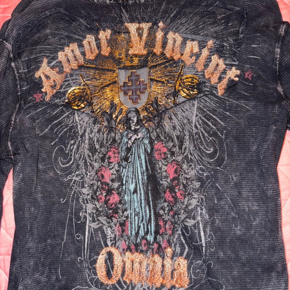 Monarchy nice shirt. - Picture 4 of 4